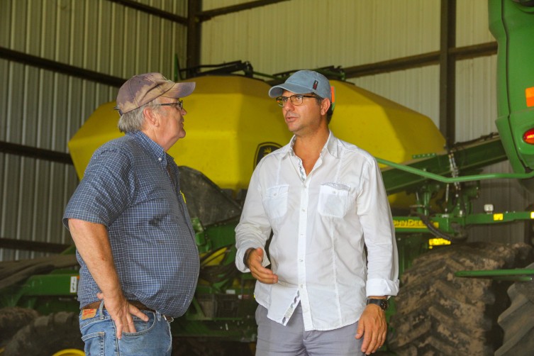 Farmer Joe Kejr discusses the differences in U.S. wheat farming compared to Tunisian practices with a USDA Cochran Tunisia Market Reform within the Wheat Value Chain participant.